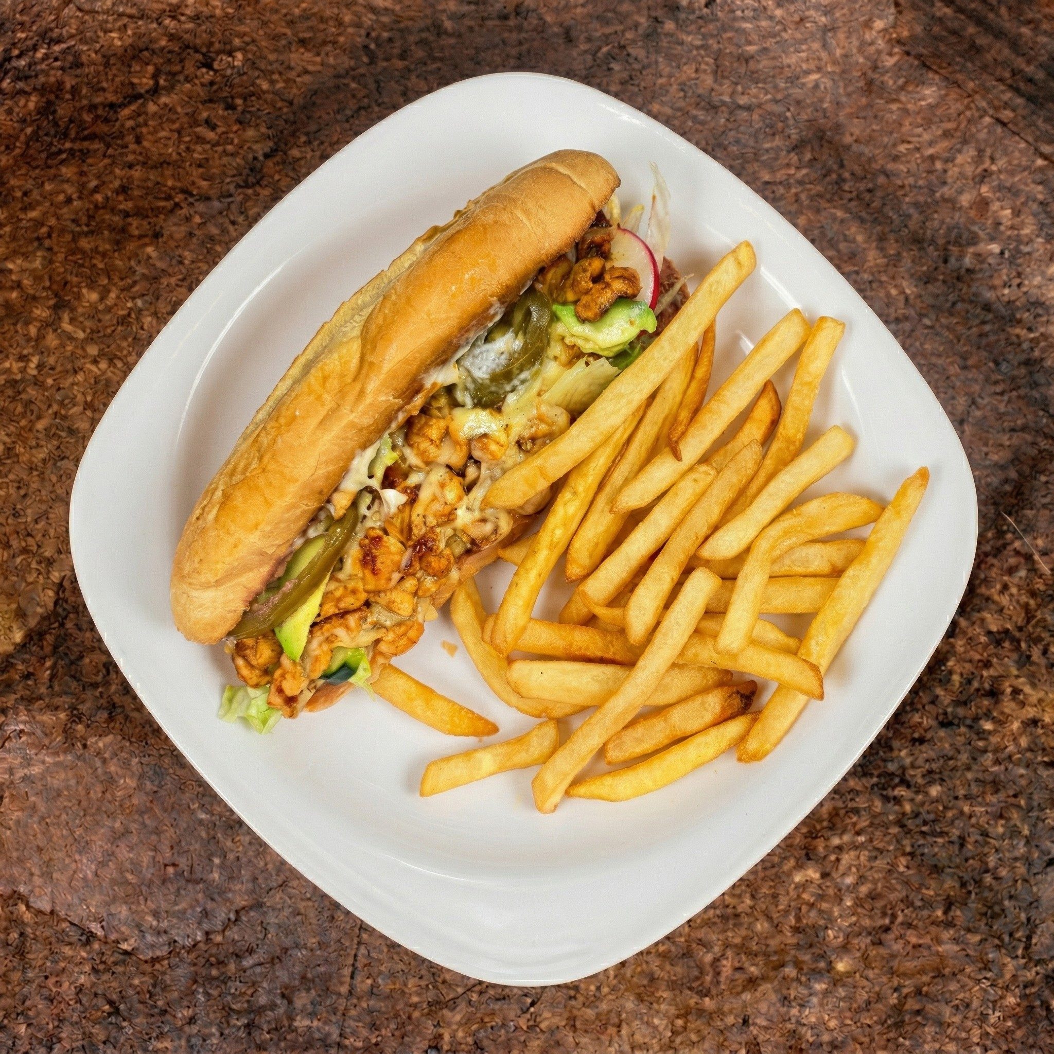 Torta Mexican De Carne o Pollo Sandwich.